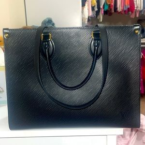 Louis Vuitton Epi Onthego MM - Motivated to sell - 🌸🌼